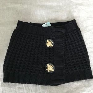 NWT Mud Pie black knit iconic bee button muffler